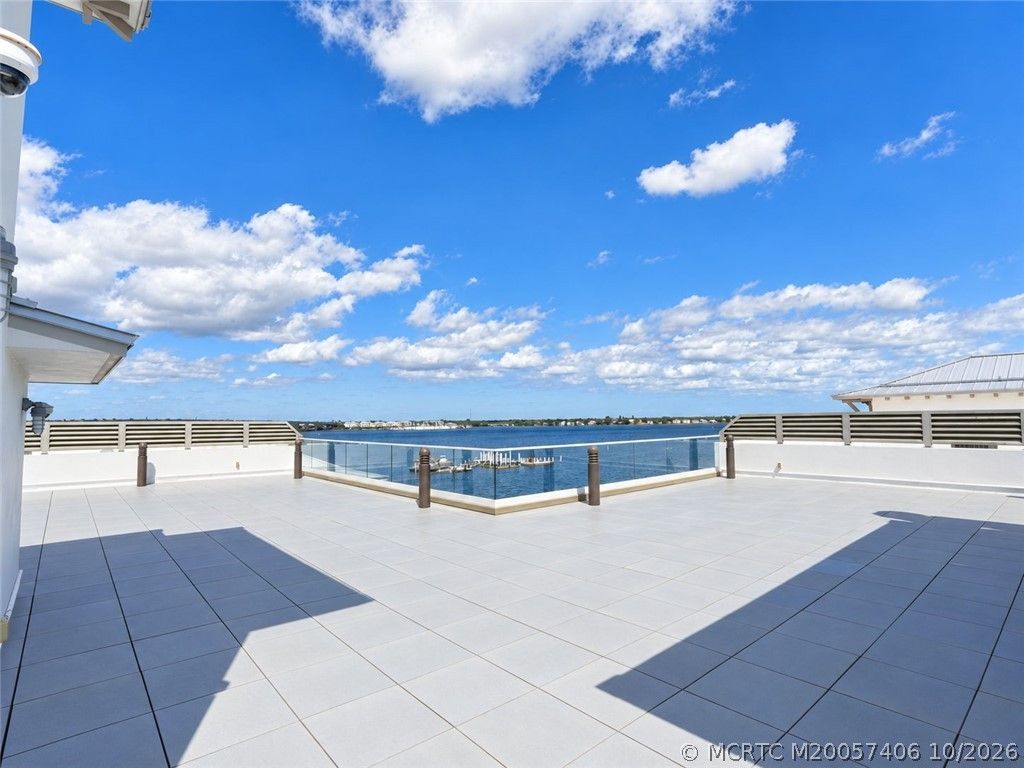41 SW Seminole Street, Unit Apt# 404, Stuart, FL 34994 Photo