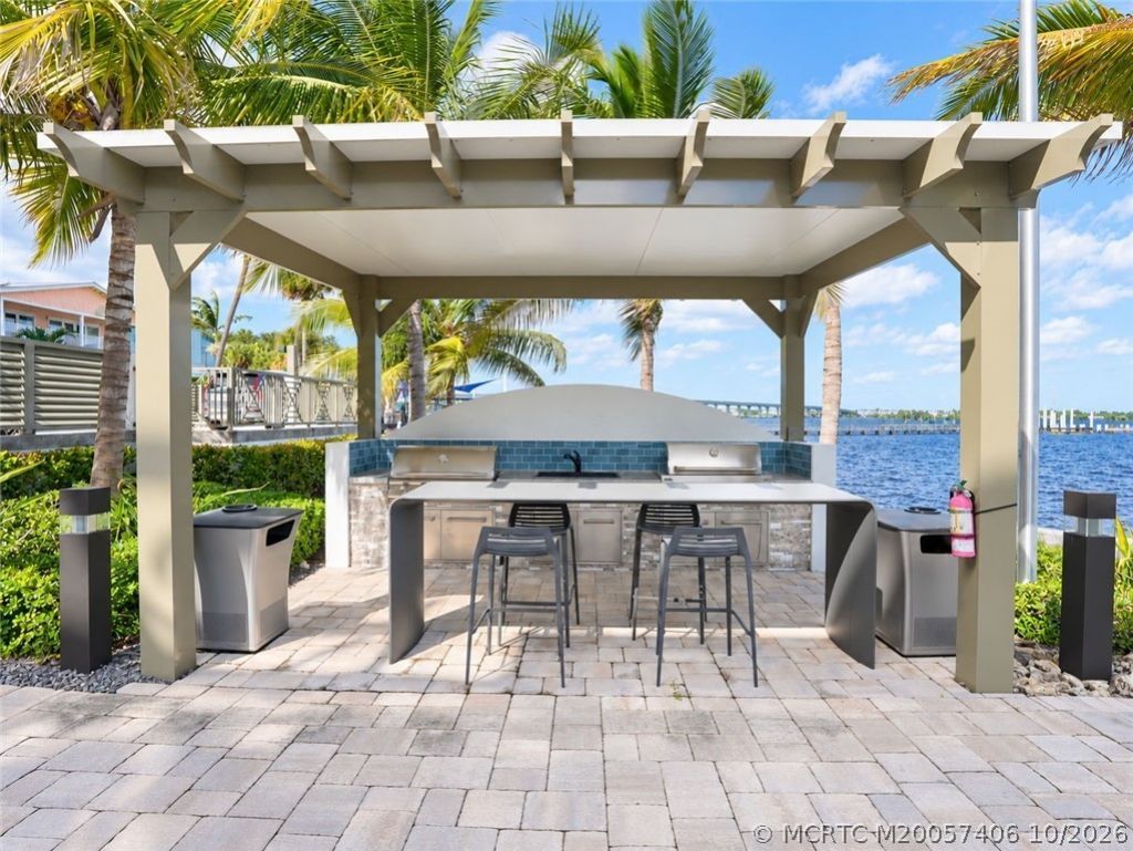 41 SW Seminole Street, Unit Apt# 404, Stuart, FL 34994 Photo