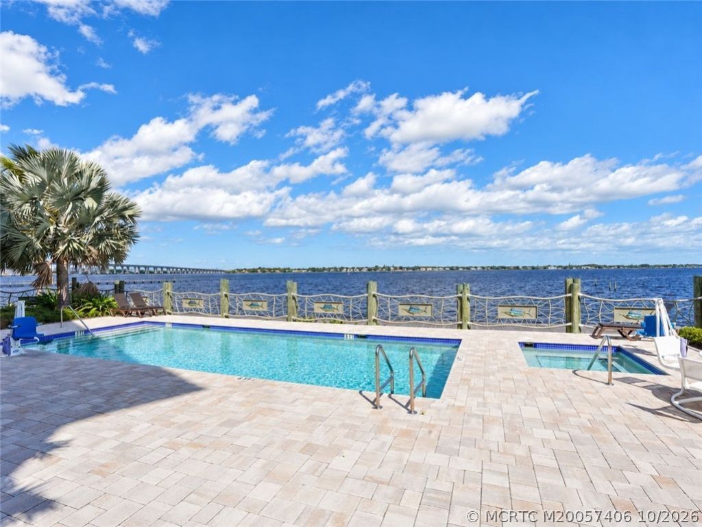 41 SW Seminole Street, Unit Apt# 404, Stuart, FL 34994 Photo