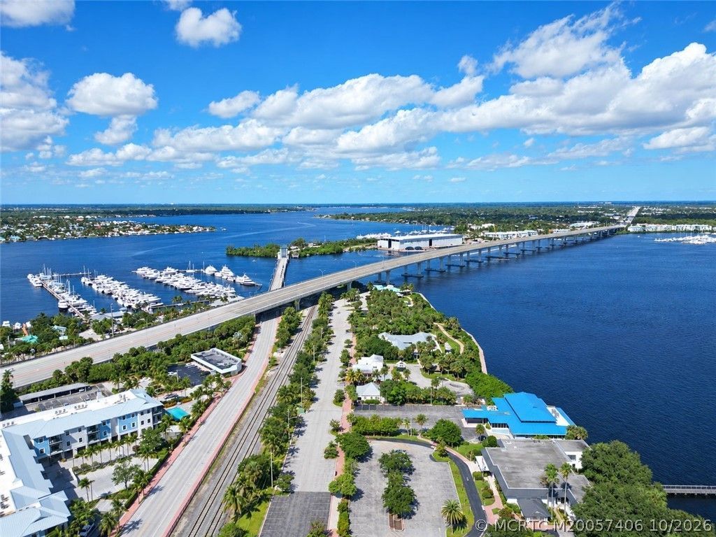 41 SW Seminole Street, Unit Apt# 404, Stuart, FL 34994 Photo