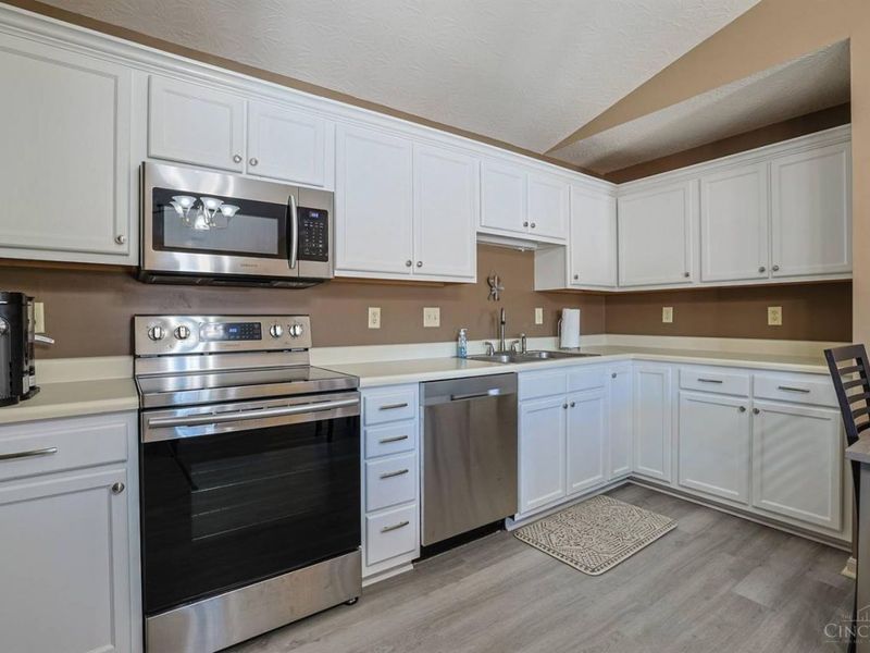 3314 Emerald Lakes Drive, Unit 29, Cincinnati, OH 45211 Photo 12