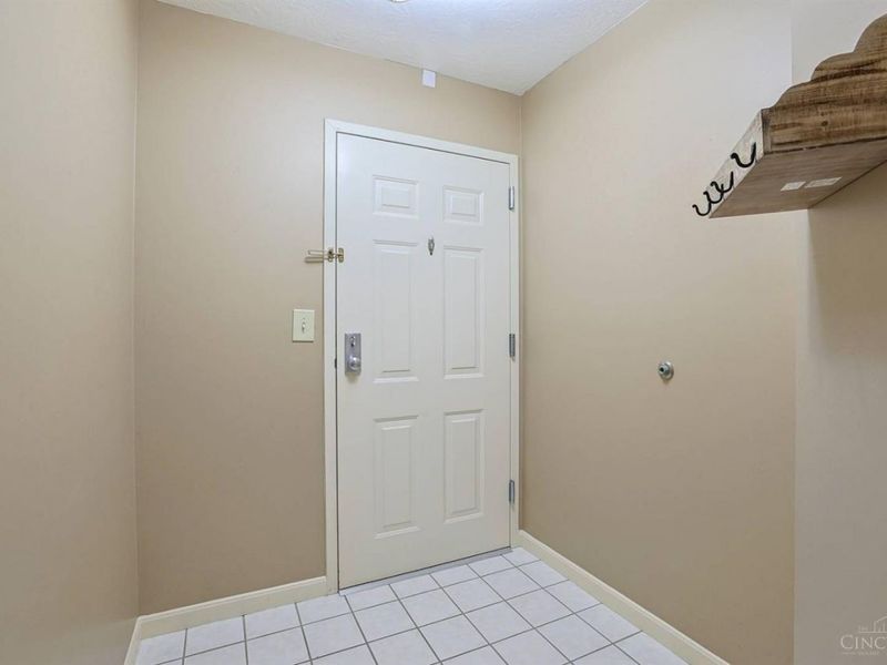 3314 Emerald Lakes Drive, Unit 29, Cincinnati, OH 45211 Photo 4