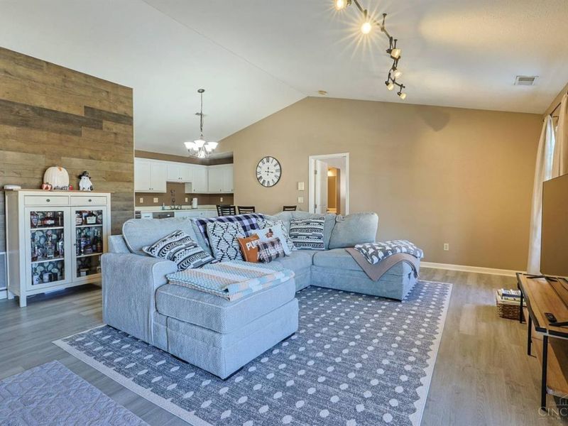 3314 Emerald Lakes Drive, Unit 29, Cincinnati, OH 45211 Photo 5