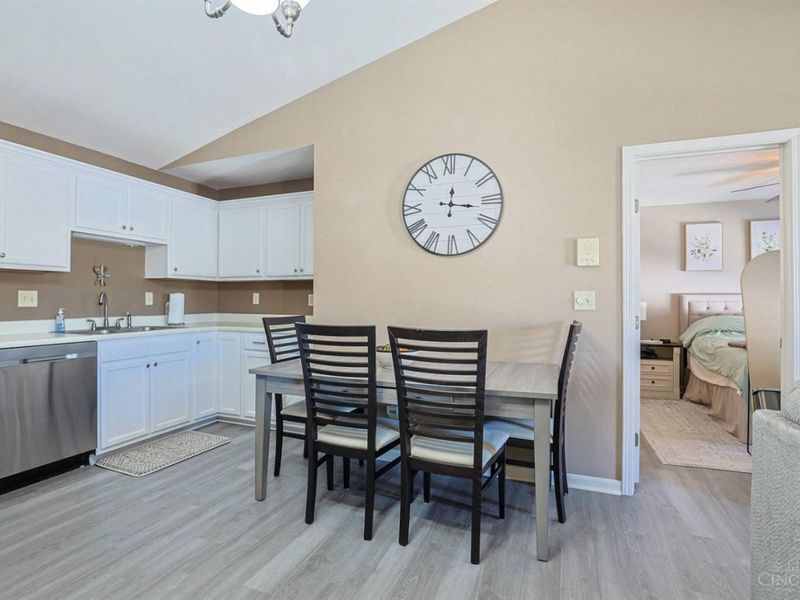 3314 Emerald Lakes Drive, Unit 29, Cincinnati, OH 45211 Photo 8