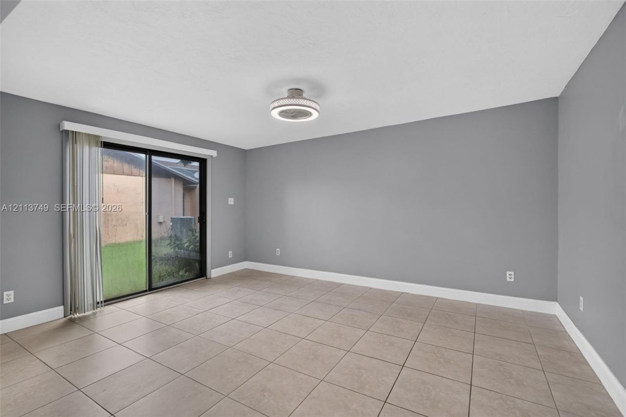 9591 W Fern Ln, Miramar, FL 33025 Photo
