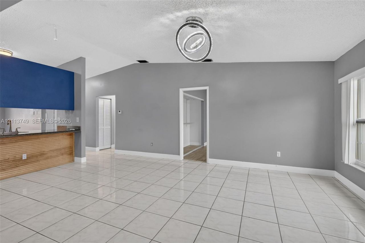 9591 W Fern Ln, Miramar, FL 33025 Photo