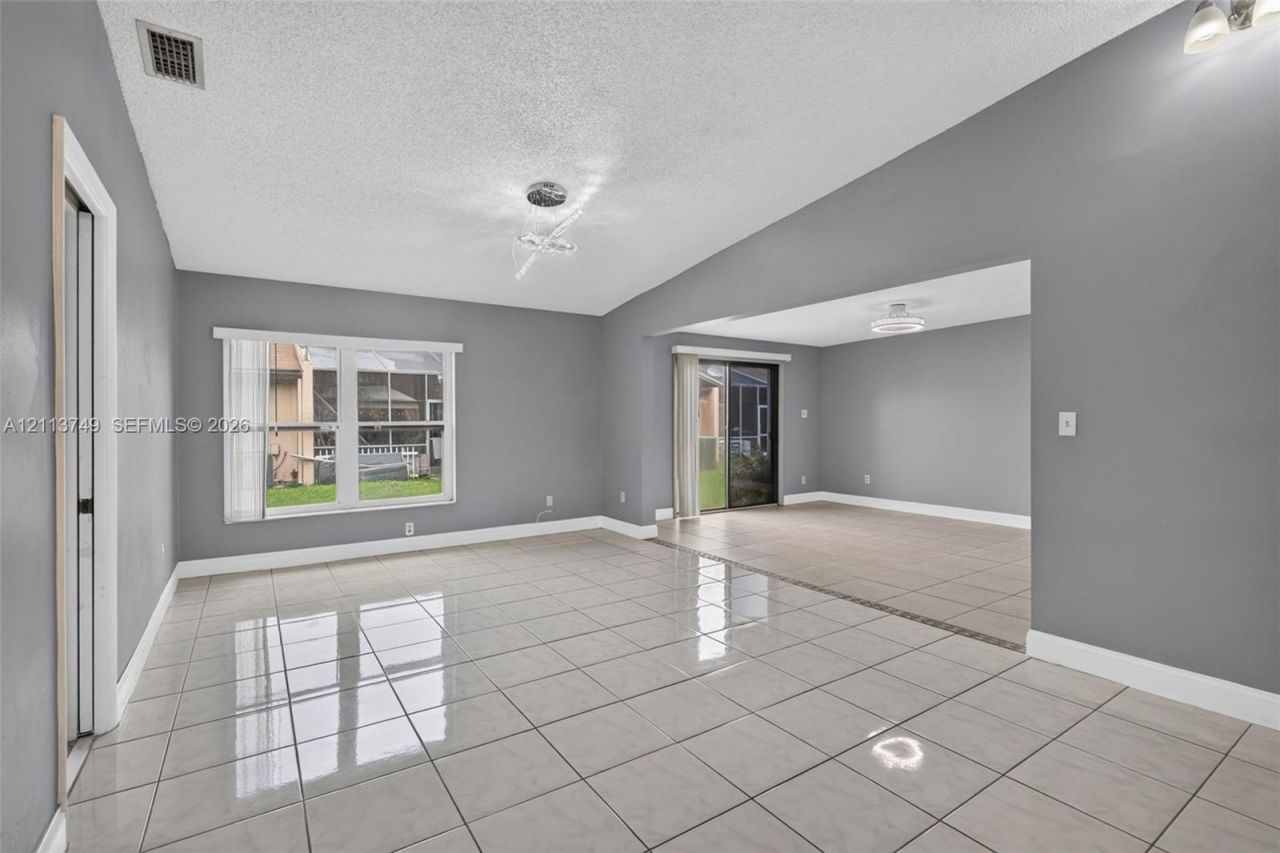 9591 W Fern Ln, Miramar, FL 33025 Photo