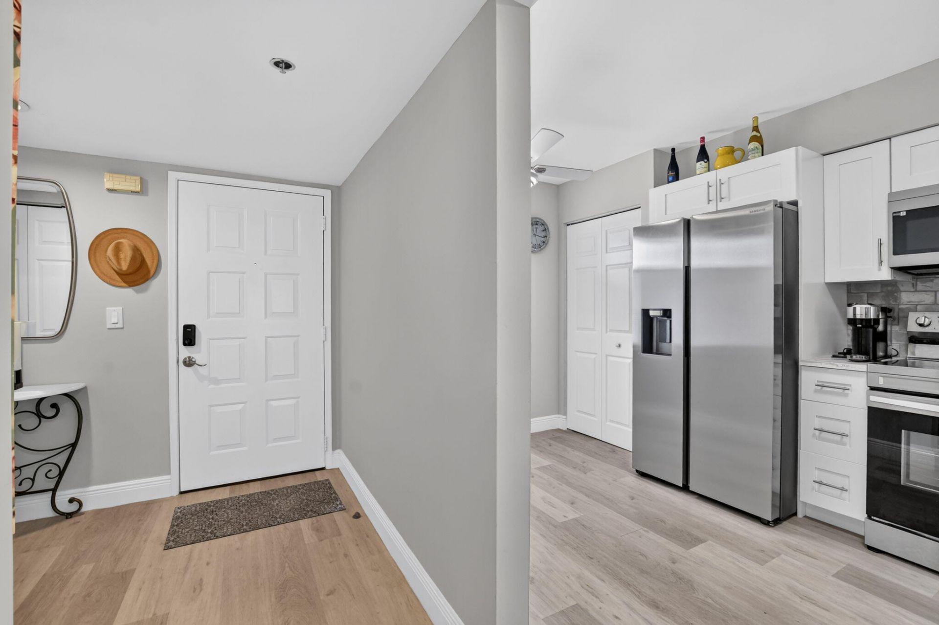 7290 Kinghurst Drive, Unit 807, Delray Beach, FL 33446 Photo