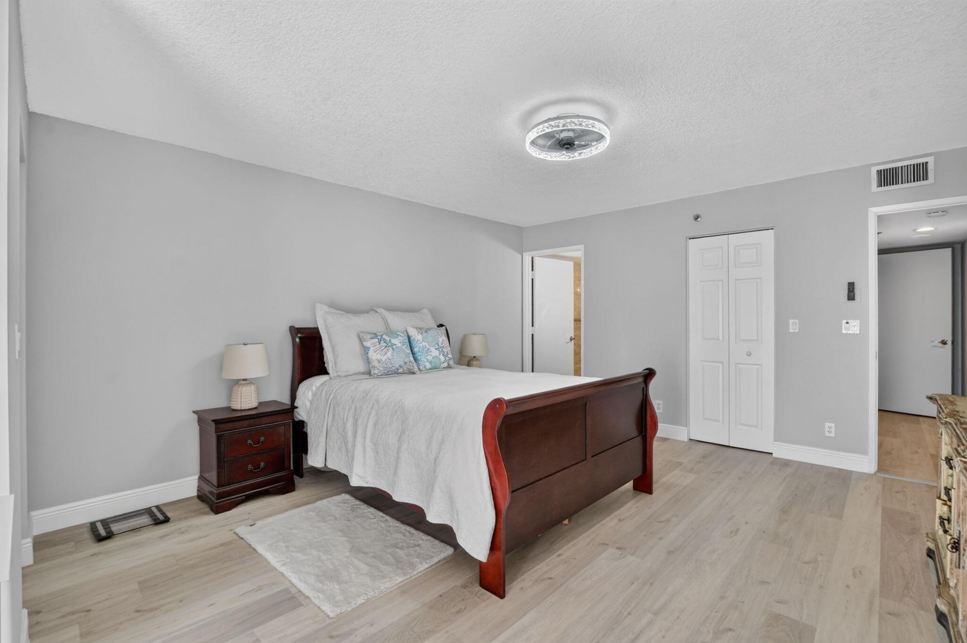 7290 Kinghurst Drive, Unit 807, Delray Beach, FL 33446 Photo