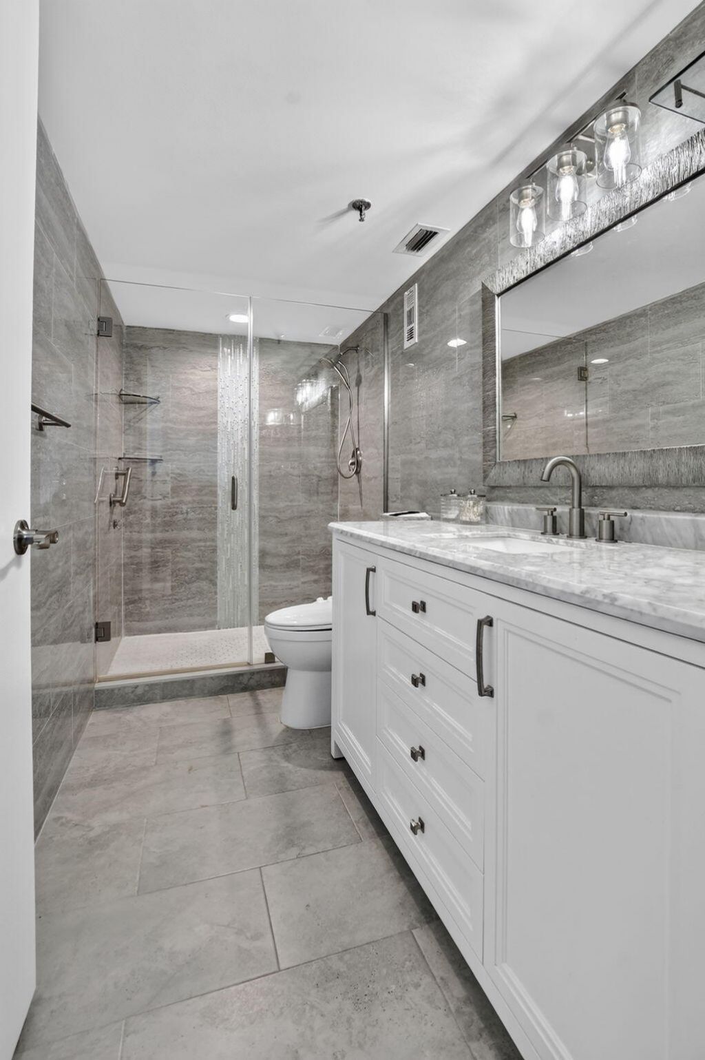 7290 Kinghurst Drive, Unit 807, Delray Beach, FL 33446 Photo