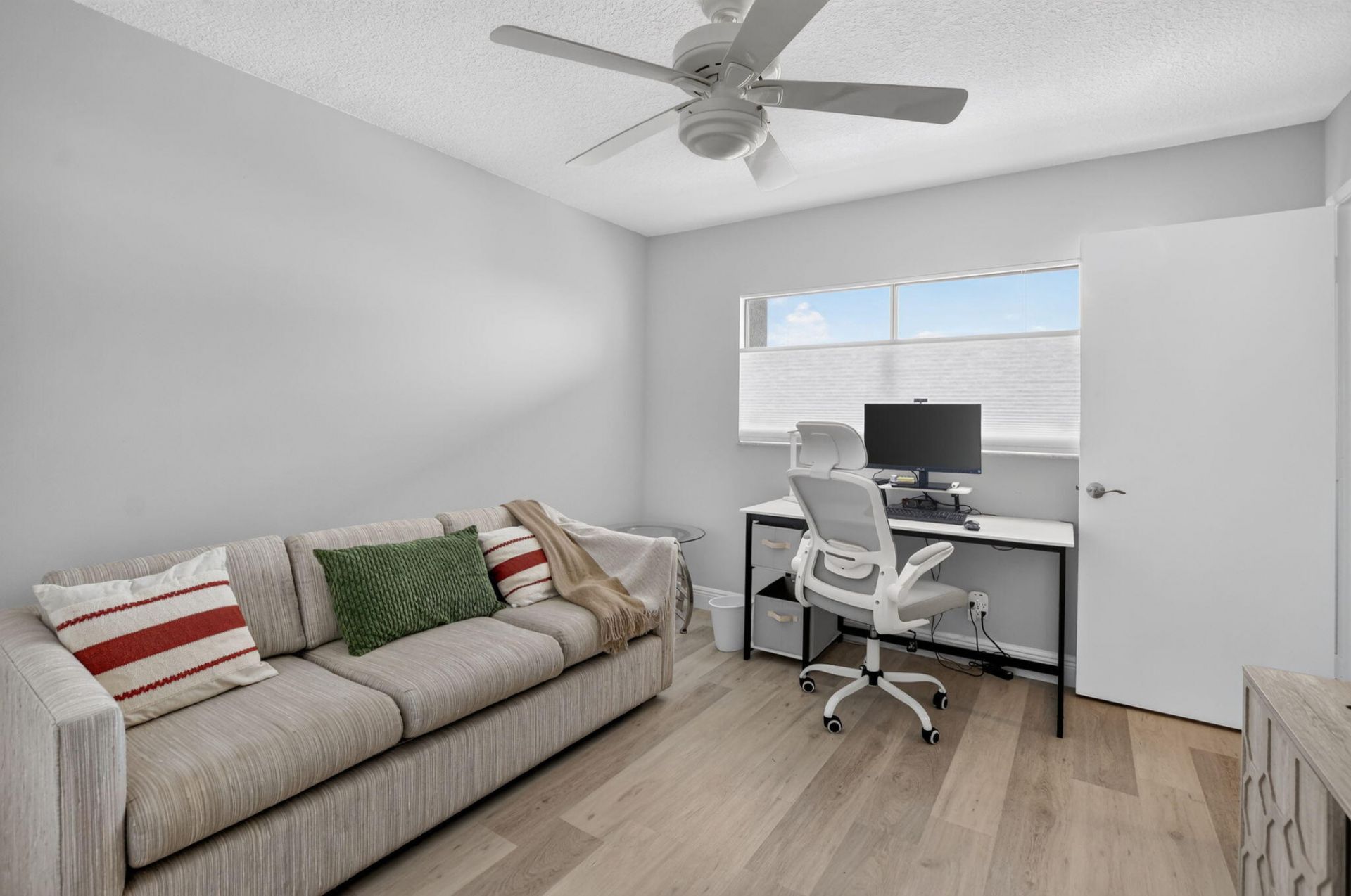 7290 Kinghurst Drive, Unit 807, Delray Beach, FL 33446 Photo