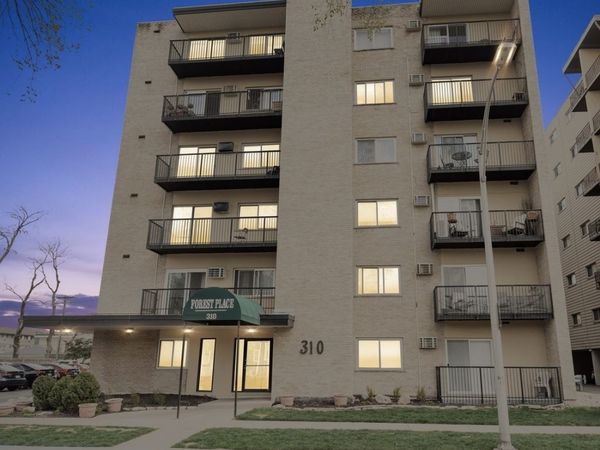 310 Lathrop Avenue , Unit 401, Forest Park, IL 60130