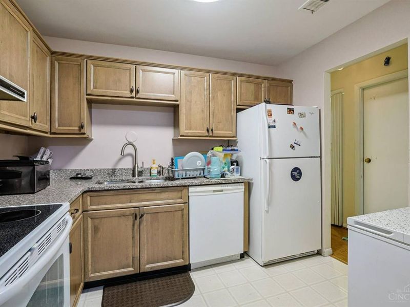 3004 Glenmore Avenue, Unit 203, Cincinnati, OH 45238 Photo 10