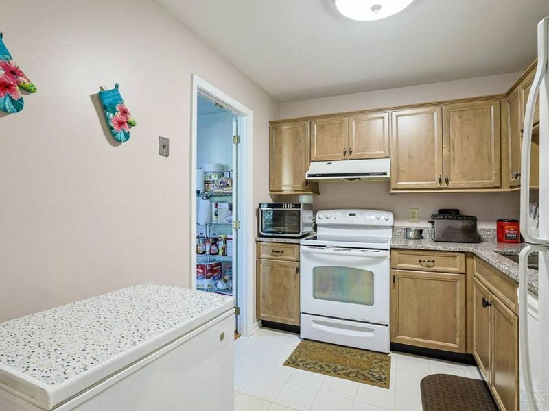 3004 Glenmore Avenue, Unit 203, Cincinnati, OH 45238 Photo 11