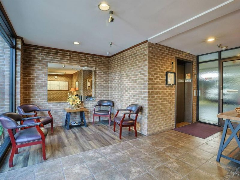 3004 Glenmore Avenue, Unit 203, Cincinnati, OH 45238 Photo 3