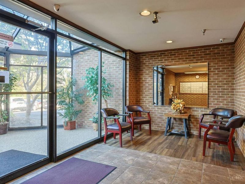 3004 Glenmore Avenue, Unit 203, Cincinnati, OH 45238 Photo 4
