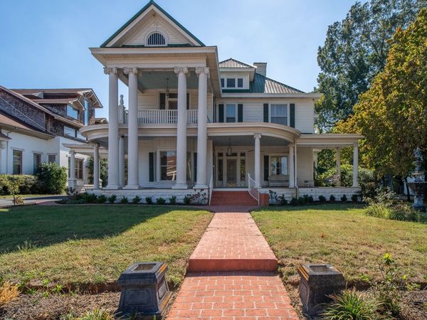 229 Pulaski St , Lawrenceburg, TN 38464