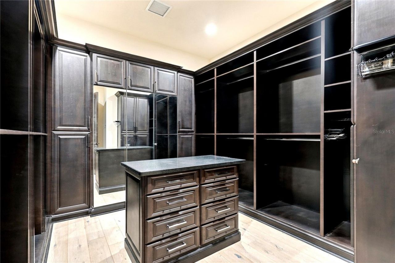 200 Brightwaters Boulevard Ne, Saint Petersburg, FL 33704 Photo