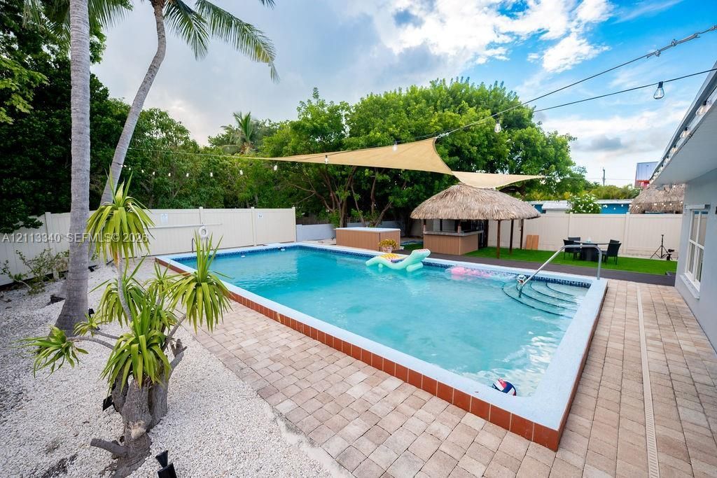 2705 Dolphin Dr , Marathon, FL 33050 Photo