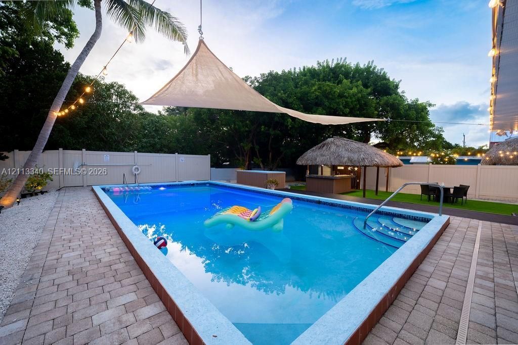 2705 Dolphin Dr , Marathon, FL 33050 Photo