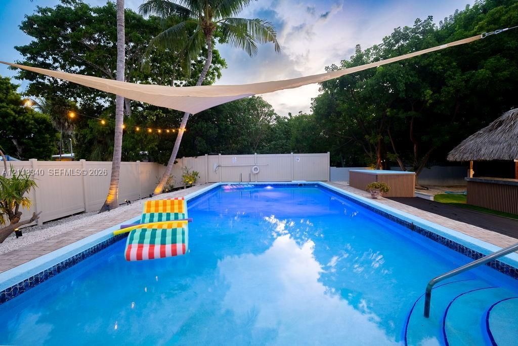 2705 Dolphin Dr , Marathon, FL 33050 Photo