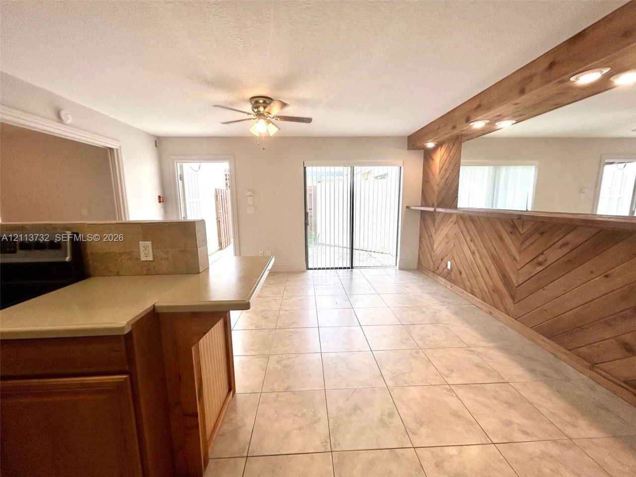 645 Executive Center Dr , Unit R107, West Palm Beach, FL 33401 Photo