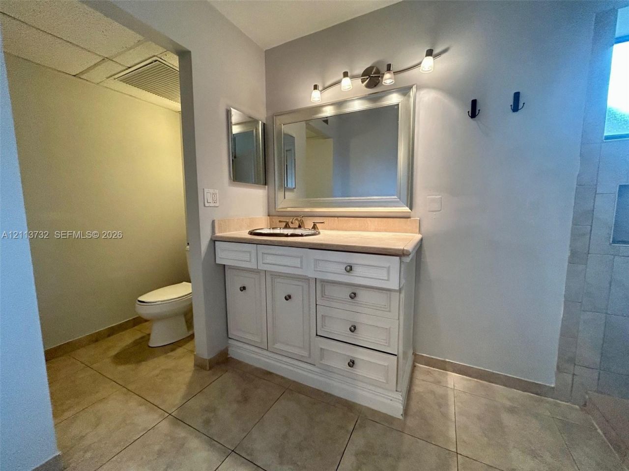 645 Executive Center Dr , Unit R107, West Palm Beach, FL 33401 Photo