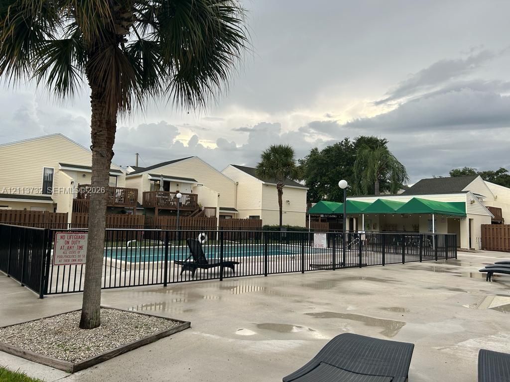 645 Executive Center Dr , Unit R107, West Palm Beach, FL 33401 Photo