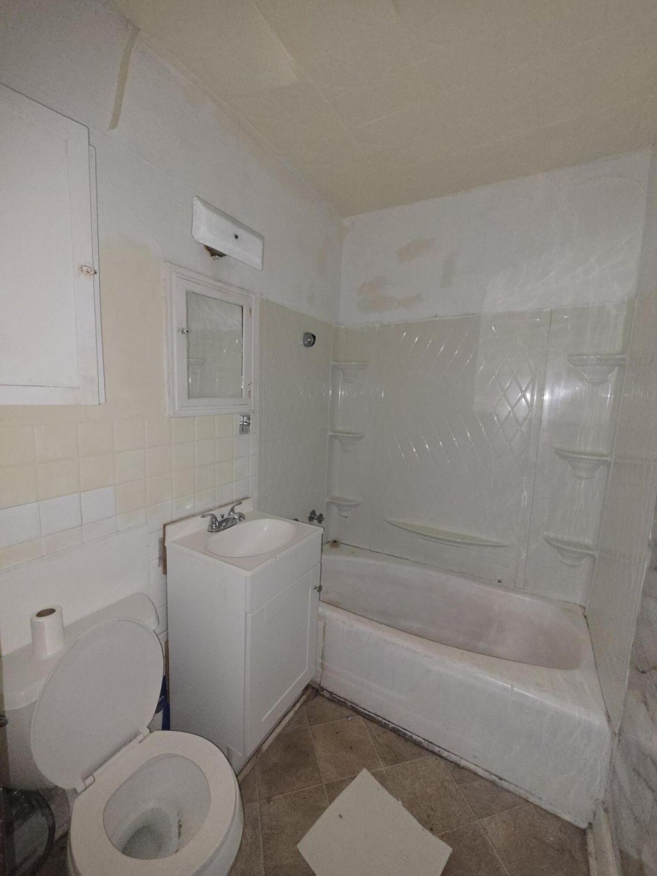 4045 Gary Drive Photo 4