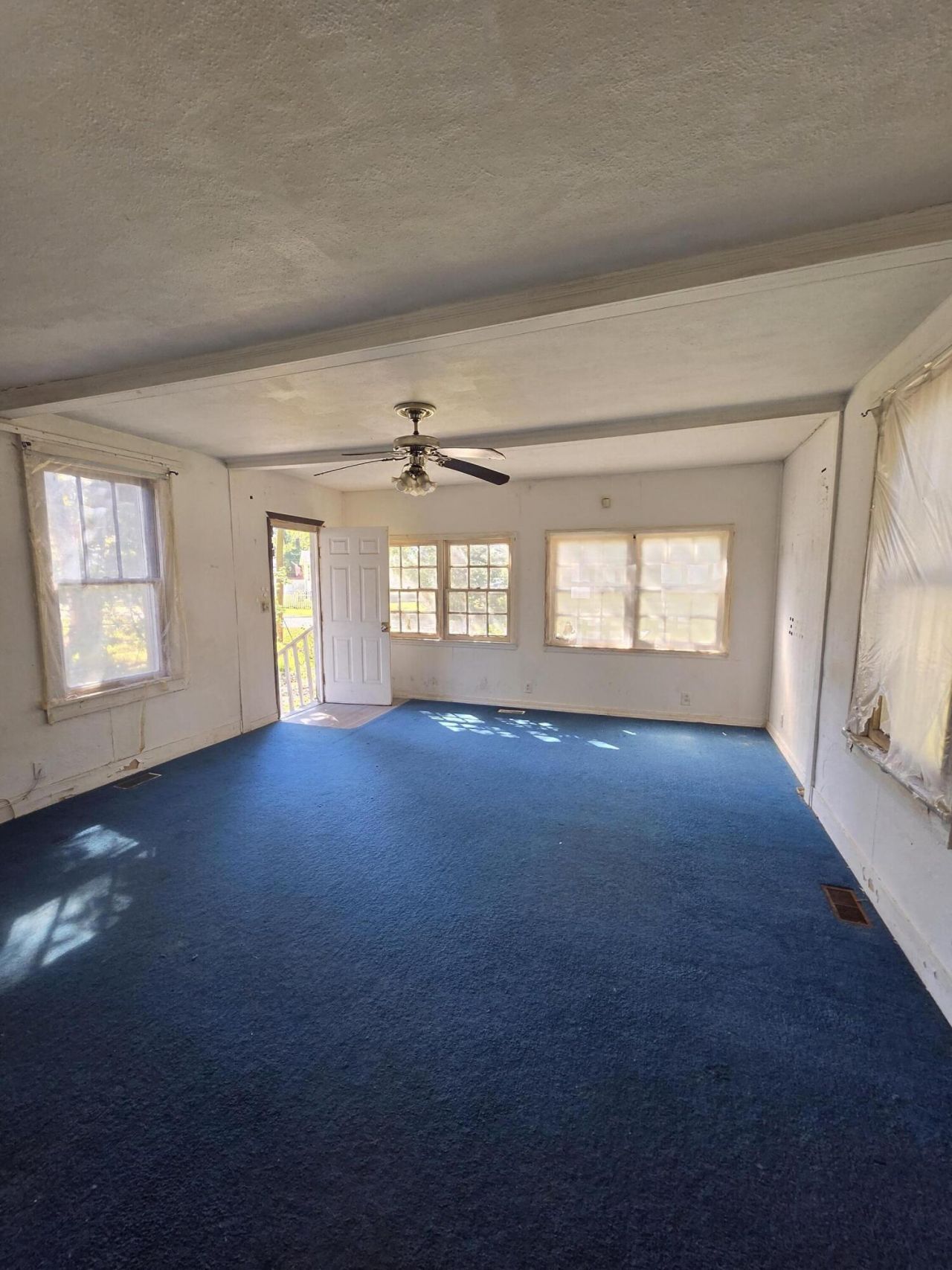 4045 Gary Drive Photo 6