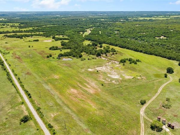 393 Franklin Road , Saint Jo, TX 76265