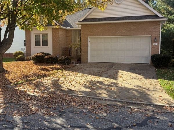 631 N Ridgecliff Street , Tallmadge, OH 44278