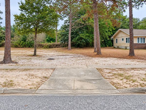 235 NW Bay Street, Fort Walton Beach, FL 32548