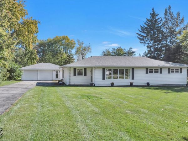 930 S Pine Street , New Lenox, IL 60451