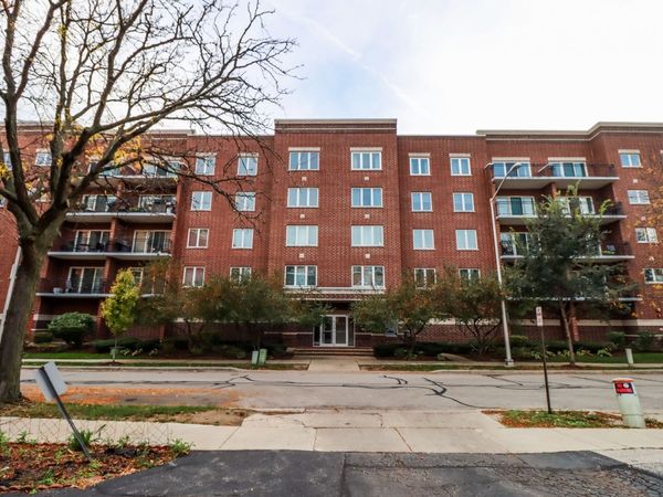 1675 Mill Street , Unit 208, Des Plaines, IL 60016