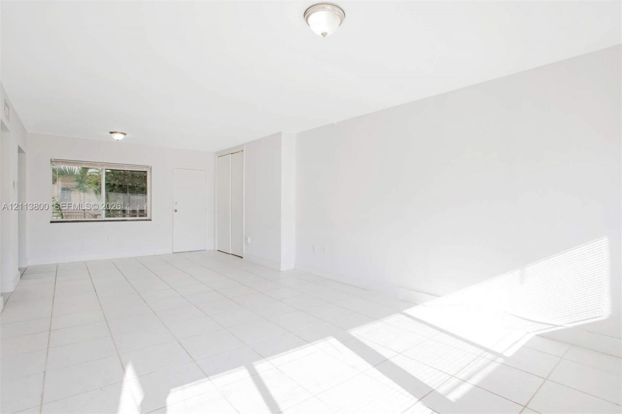 10001 W Bay Harbor Dr , Unit 208, Bay Harbor Islands, FL 33154 Photo