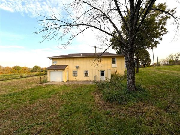 23428 Guthrie Road, Linwood, KS 66052