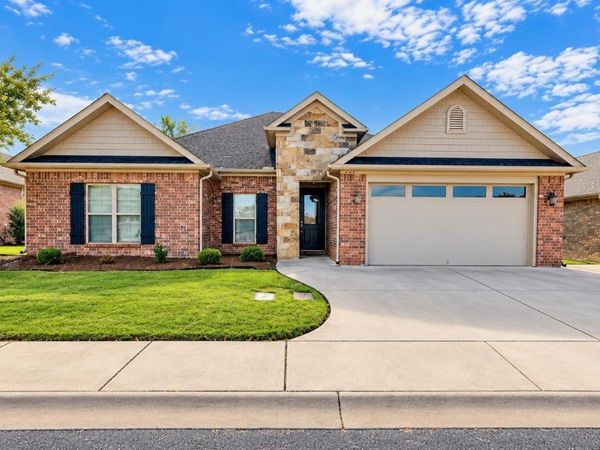 2445 EIGHTEEN Loop , Conway, AR 72034