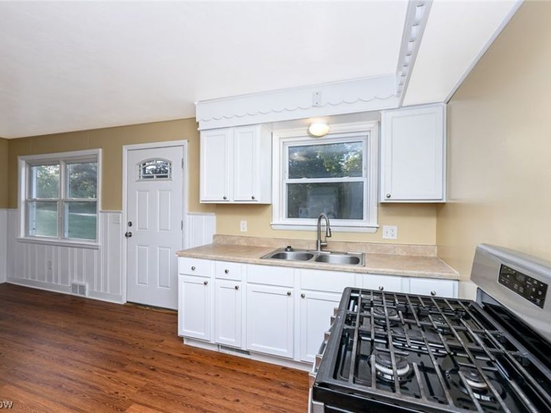 69 W Hiram Street , Barberton, OH 44203 Photo 11
