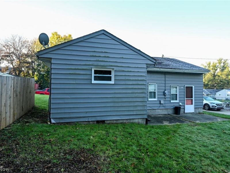 69 W Hiram Street , Barberton, OH 44203 Photo 27