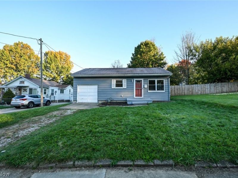 69 W Hiram Street , Barberton, OH 44203 Photo 3