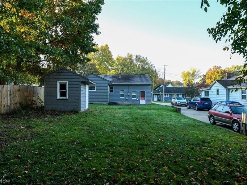 69 W Hiram Street , Barberton, OH 44203 Photo 32