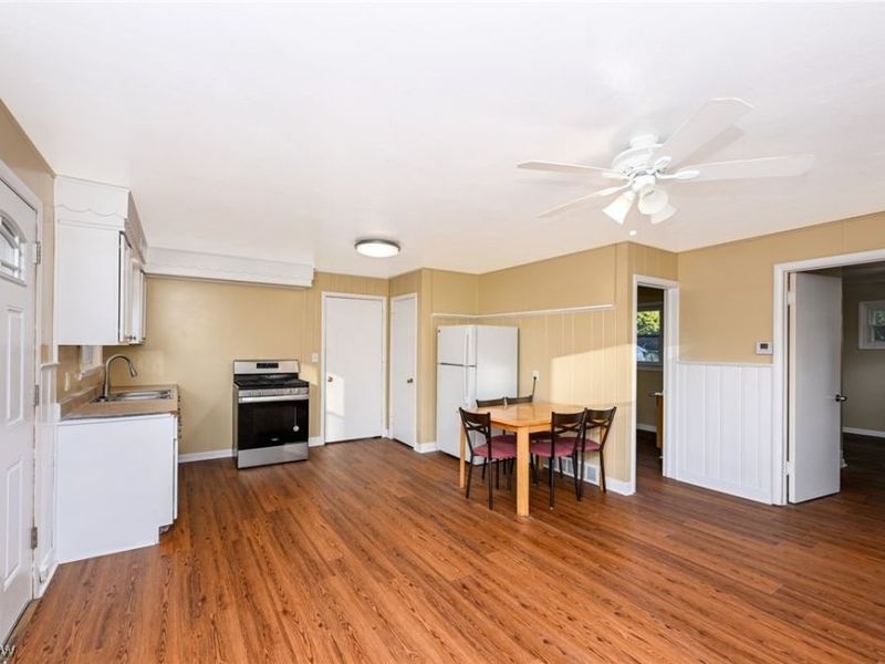 69 W Hiram Street , Barberton, OH 44203 Photo 5