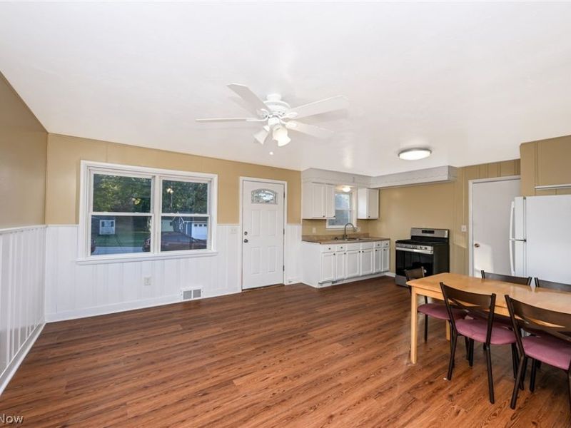 69 W Hiram Street , Barberton, OH 44203 Photo 6