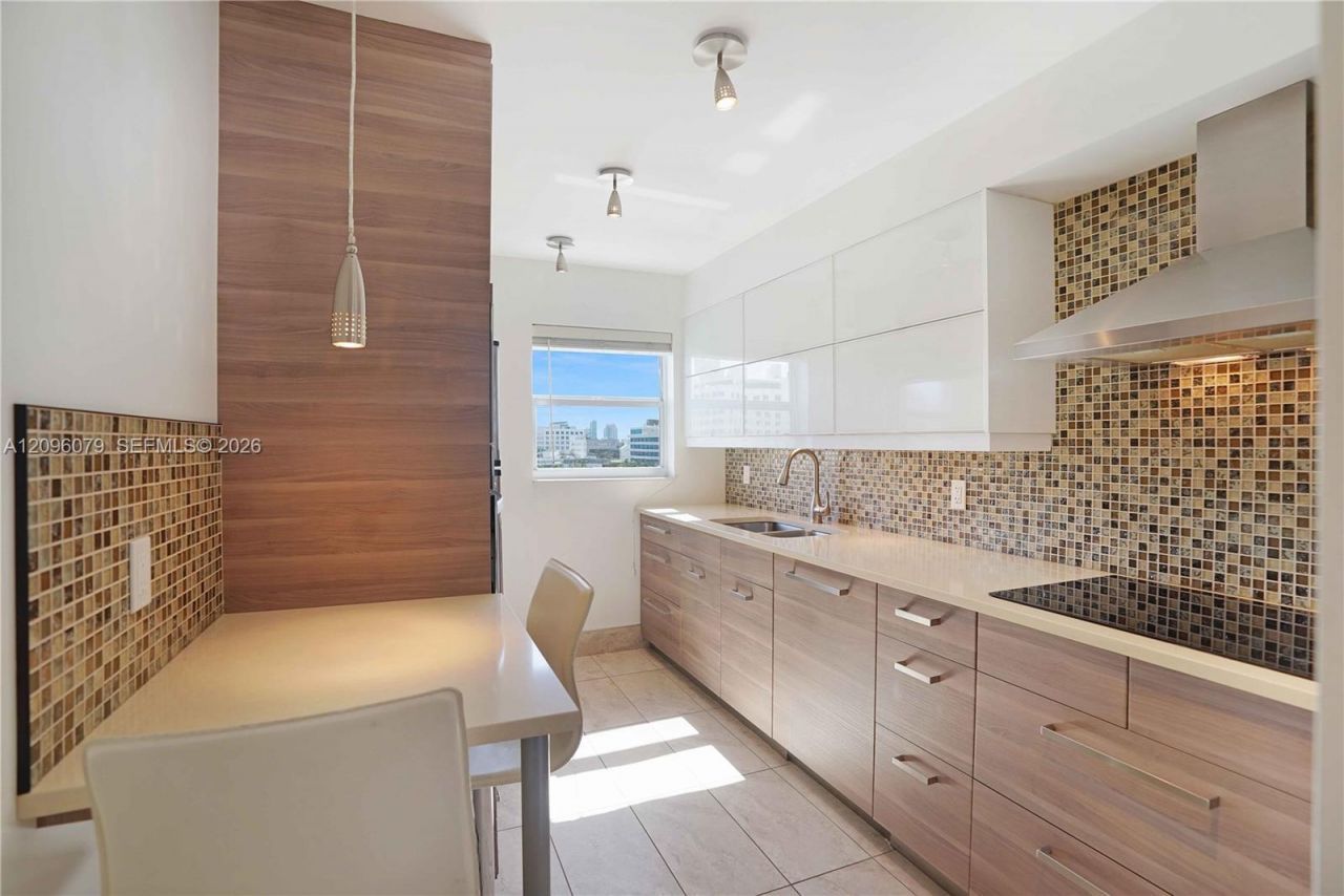 245 18 St , Unit 902, Miami Beach, FL 33139 Photo