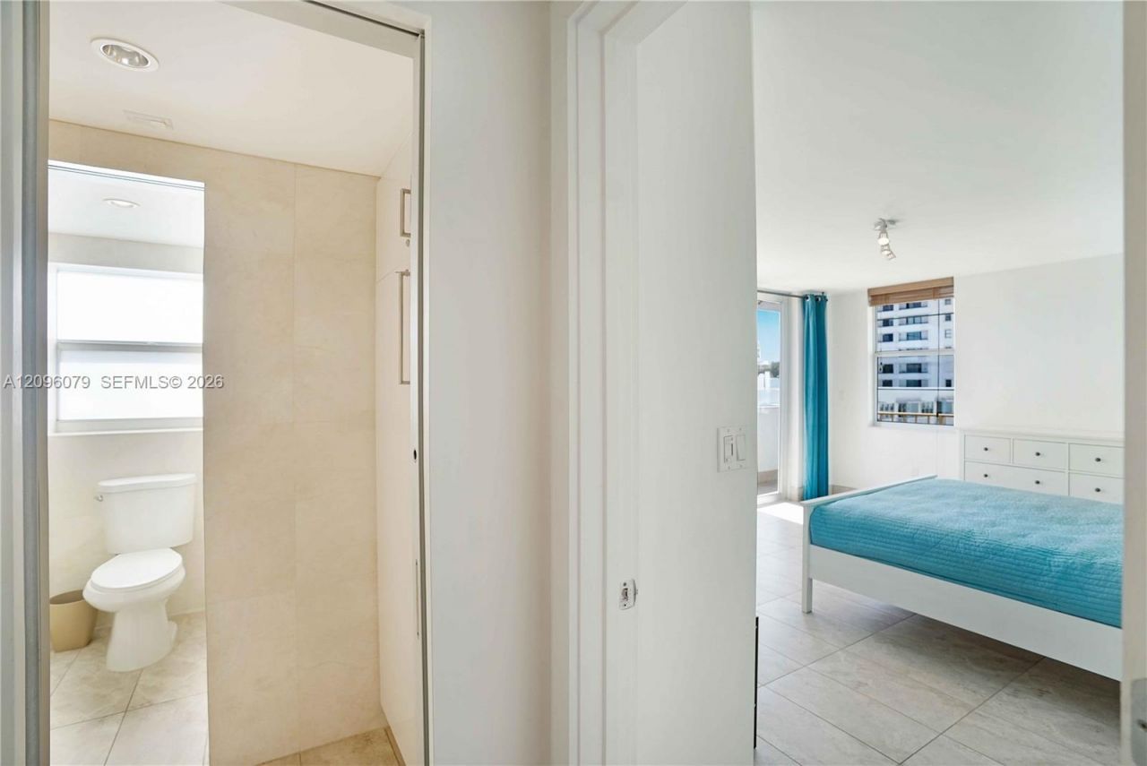 245 18 St , Unit 902, Miami Beach, FL 33139 Photo