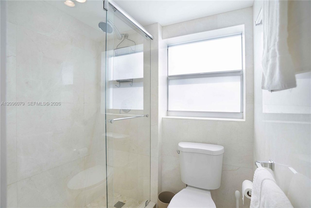 245 18 St , Unit 902, Miami Beach, FL 33139 Photo