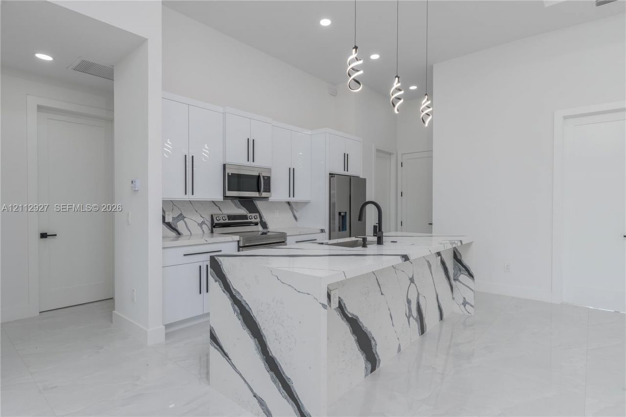 1705 NE 28 St , Cape Coral, FL 33909 Photo