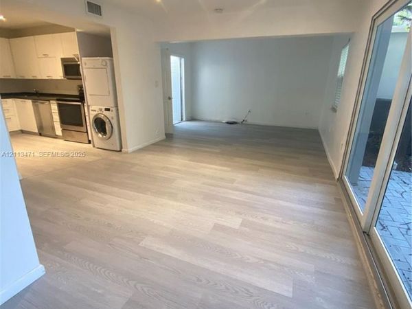 1131 NE 17th Way , Unit 1, Fort Lauderdale, FL 33304