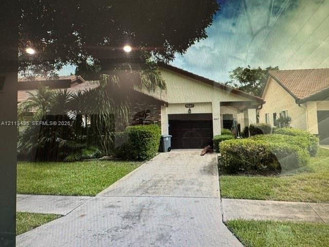 4667 Boxwood Cir, Boynton Beach, FL 33436 Main Photo